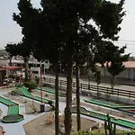Haniotis מלון דירות פליראקי